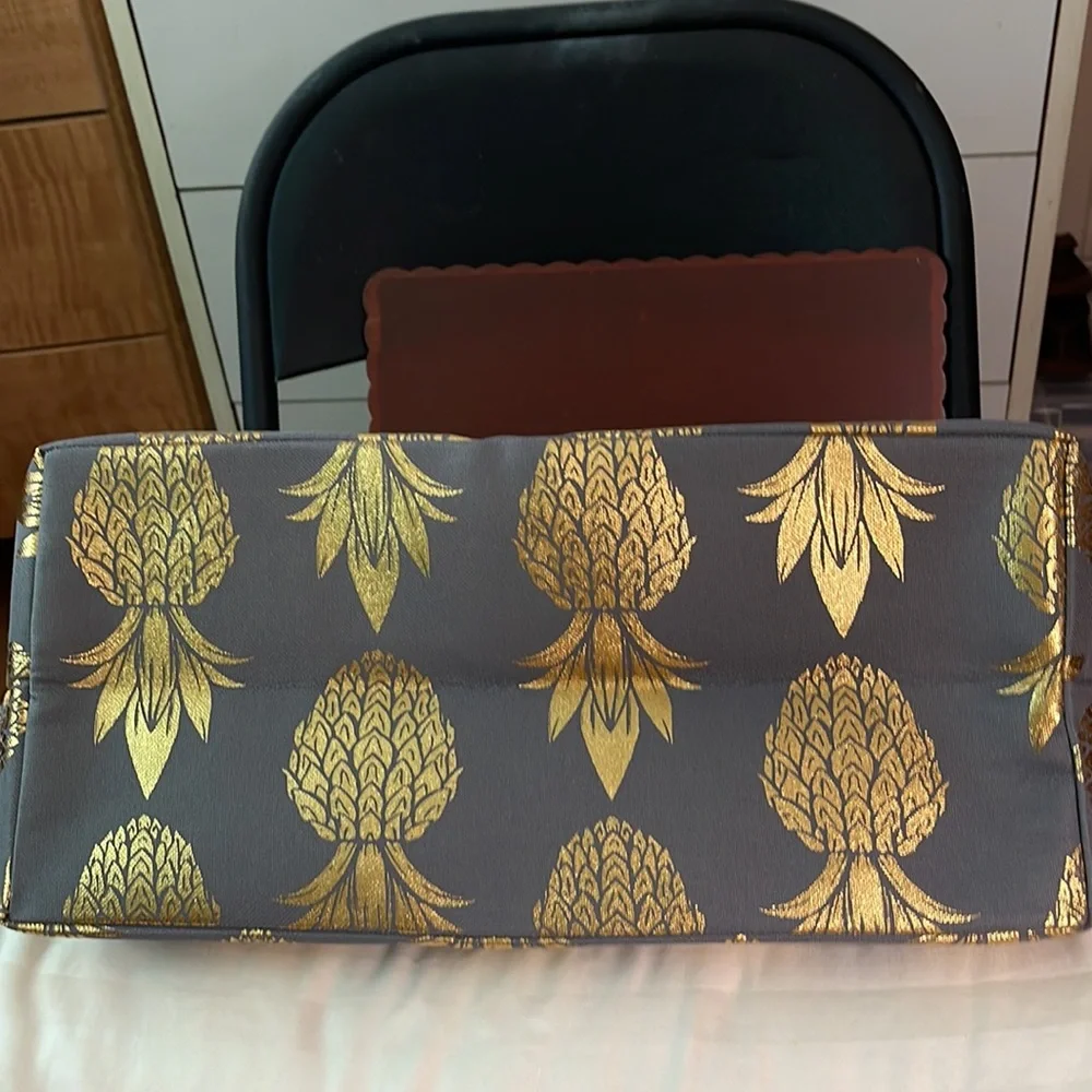 Pineapple Tote and Pouch Set - Picture 8 of 10